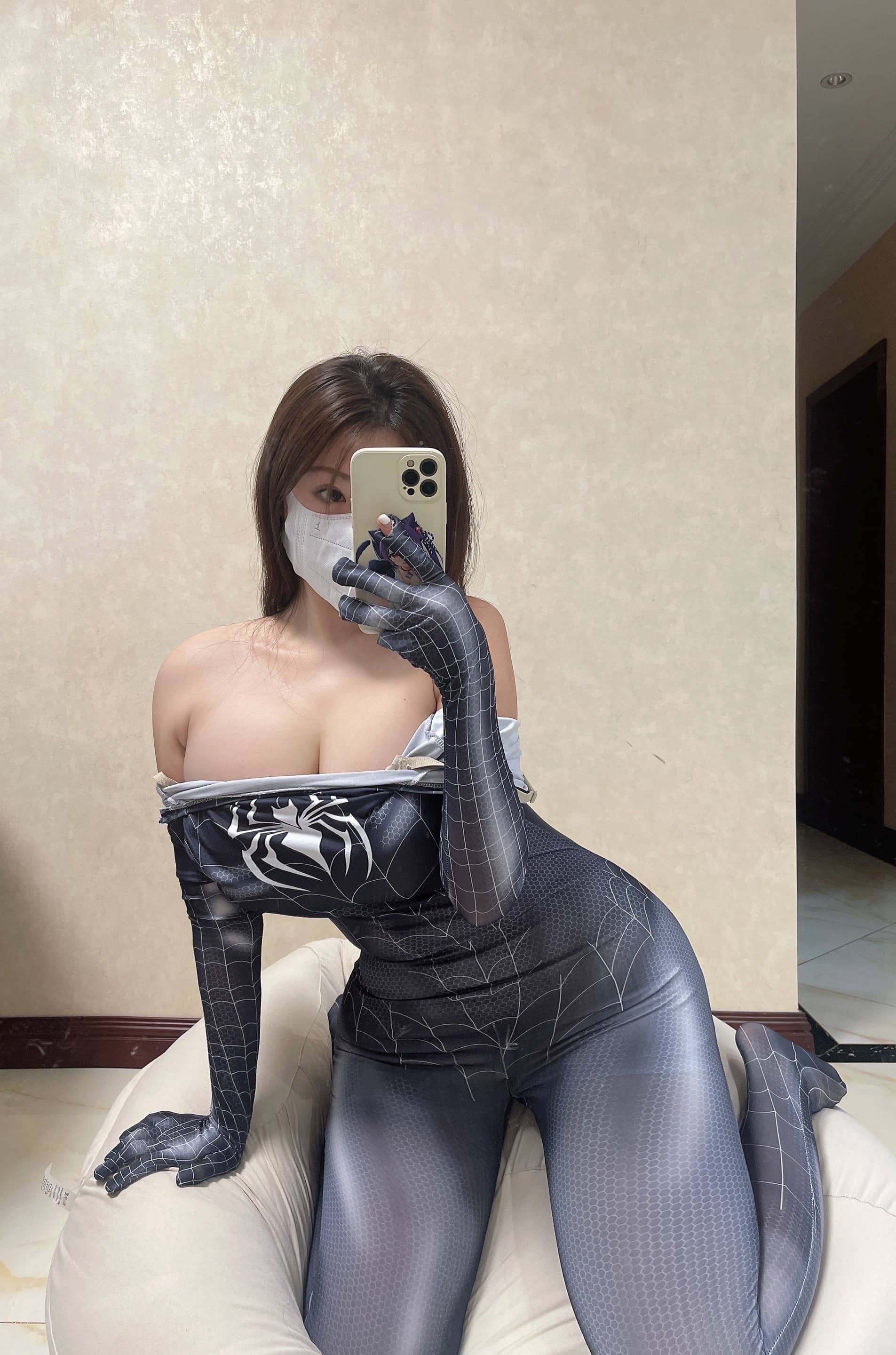 微密圈 奶宝妹纸（雪怡又开吃了）极品身材写真合集下载